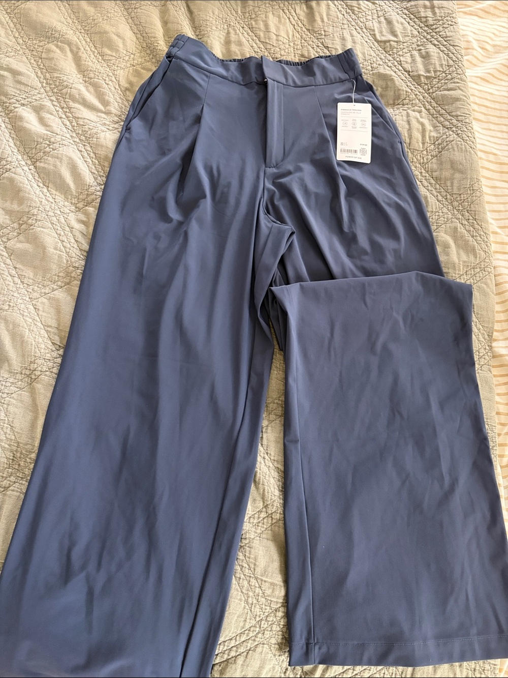 Athleta Women’s Pinnacle Trouser in Navy blue